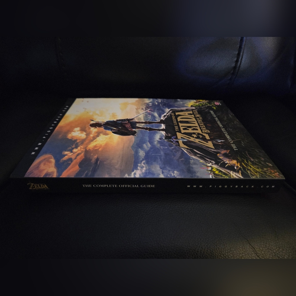 The Legend of Zelda: Breath of the Wild Official Guide - Picture 4 of 6